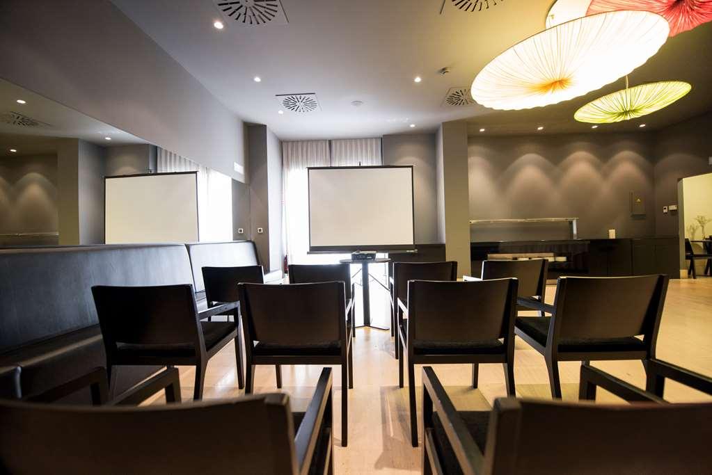 Carris Cardenal Quevedo Hotel Ourense Amenities photo