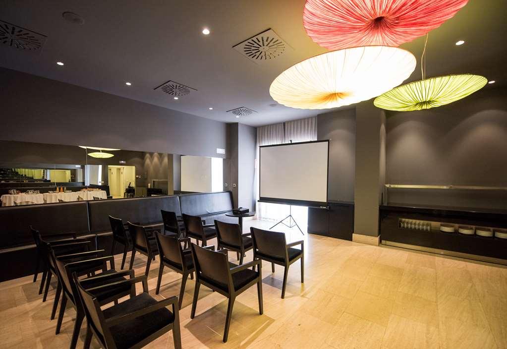 Carris Cardenal Quevedo Hotel Ourense Amenities photo